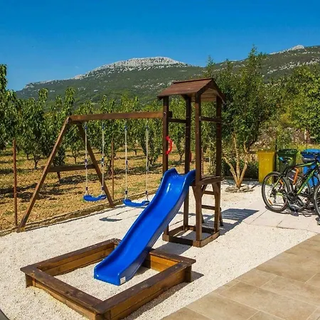 Villa Mijo Near Split, Private Pool 빌라